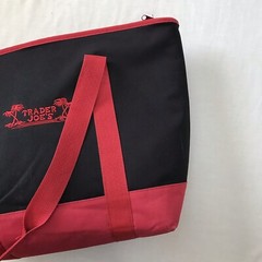 Trader Joe’s Insulated Reusable Shopping Tote Bag 7 Gallon Black Red Refridgerat