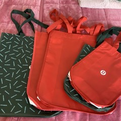 Lululemon large Reusable ECO 2 Red, 1 Green, And 2 Small NEW