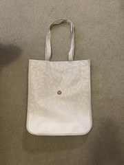 Lululemon White Manifesto Holiday 2022 Large Reusable Tote NEW