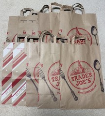 TRADER JOE’S BROWN PAPER GROCERY SHOPPING BAGS Lot of 11 w/handles Reusable EUC
