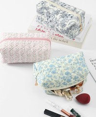 Szcxyy Makeup Bag Toiletry Quilted Travel Floral Blue flowers