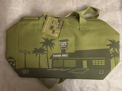 Trader Joe’s – Large Insulated Tote Bag – Avocado Green – 19″ x 13″ x 6″ – 8 Gal
