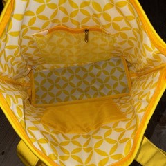 United Colors Of Benetton YELLOW Insulated Zippered Logo Tote Bag NEW 19x14x6