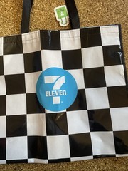 NEW 7-Eleven Reusable Checkered Tote Bag Limited Edition Rare 18 x 16 x 9in HUGE