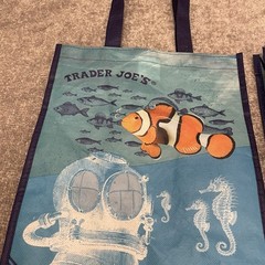 Trader Joes Reusable Shopping Bags Ocean Scene Lot Of 2 Clown Fish Scuba Diver