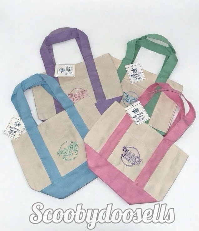 Trader Joe’s Spring 2026 Tote Bag Pastel Set Of 4 In Hand