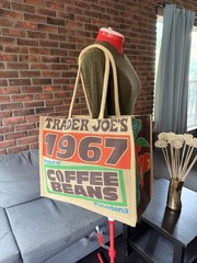*Adorable* Roomy Trader Joe’s Vintage Vibe Coffee Reusable Tote Bag — NWT
