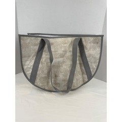 Thirty-One Round Utility Tote Bag Tan Gray Geometric Print Mesh Pocket Organizer