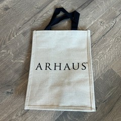NWOT ARHAUS Jute Beige Tan Black Logo Reusable Shopping Gift Bag 13″x10″x7”