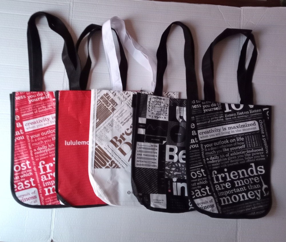 Set of 5 Lululemon Reusable Shopping Bags Red White Black 12″ X 9 1/4″