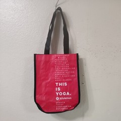 LULULEMON REUSABLE SHOPPING – GIFT BAG 11×9.5 RED SHOULDER STRAPS 5448