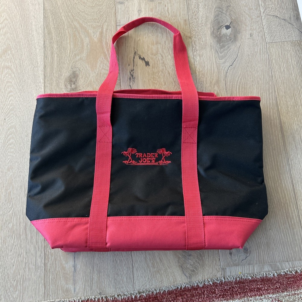 Trader Joe’s Black/Red Reusable Insulated Grocery Bag Extra Large 7 Gallons NWT
