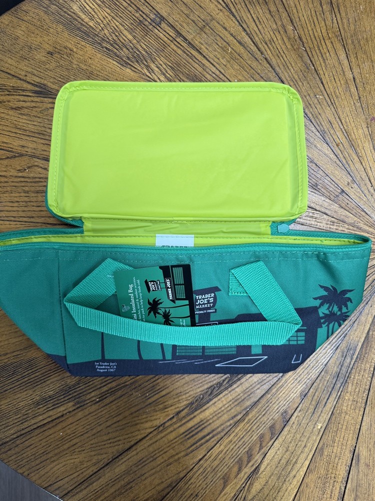 💚 Trader Joes Mini Insulated Bag Limited Edition Holiday Green 💚 *SHIP NOW*
