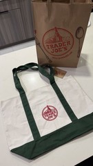 TRADER JOES CANVAS TOTE BAG ~ LARGE ~ GREEN ~ BRAND NEW Paper bag included.