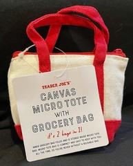 Trader Joe’s 2025 Christmas Deluxe Tote Set Of 6 Limited Edition Canvas Bags