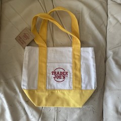 International Shipping- BUNDLE- Trader Joe’s Holiday 2025 Mini Canvas Tote Bags