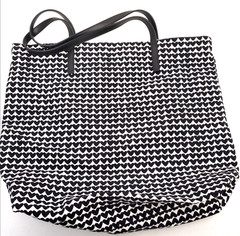 KATE SPADE NEW YORK BON SHOPPER HEART PRINT TOTE BAG BLACK WHITE FABRIC 17″ NEW
