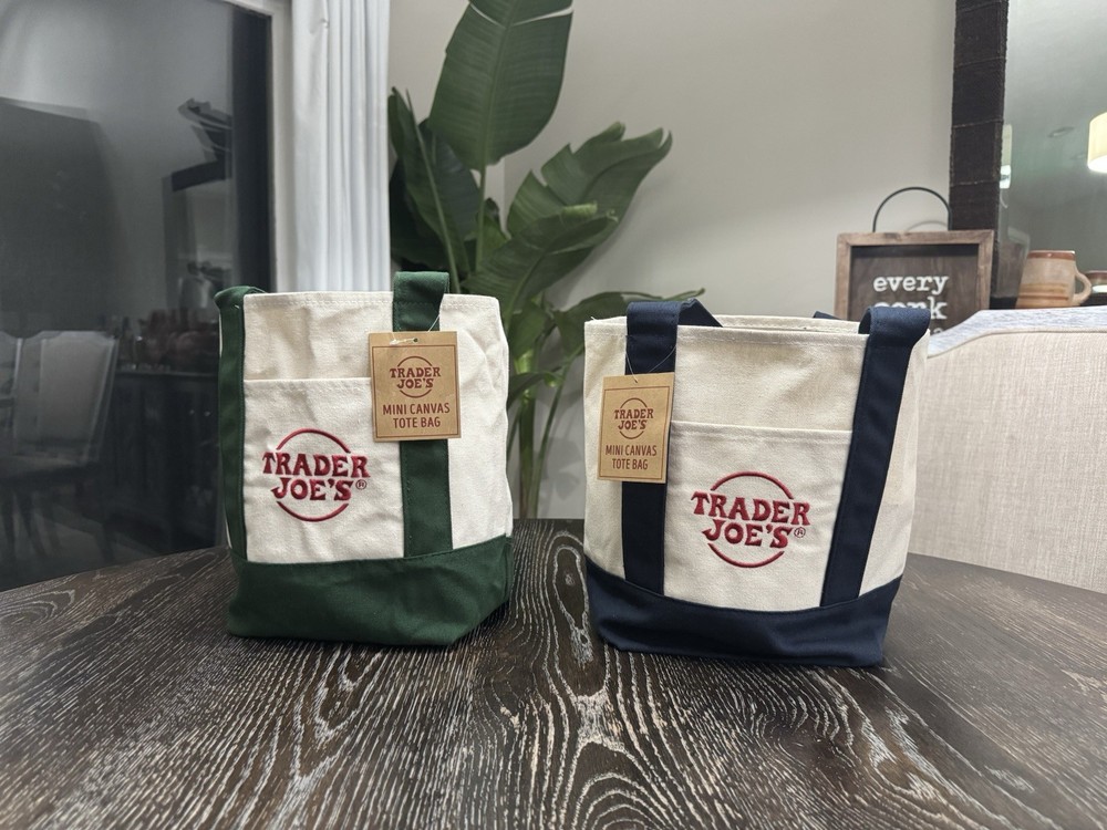 Trader Joe’s – Mini Canvas Tote Bag – Green – Blue Holiday 2025 -Limited Edition