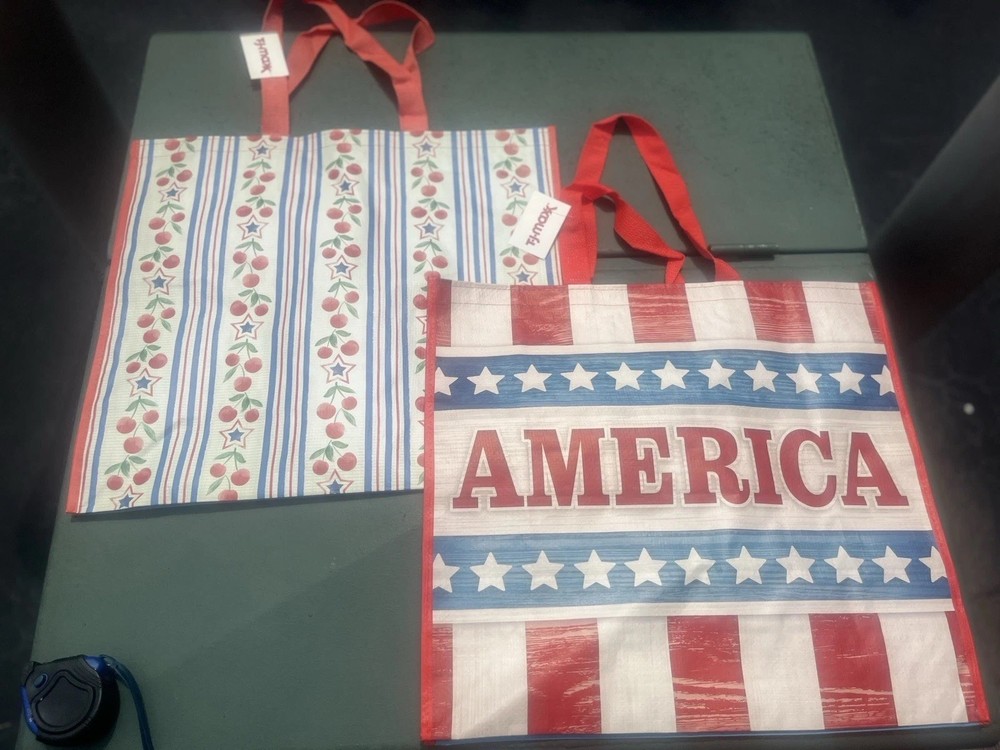 New Lot Of Two TJ MAXX REUSABLE SHOPPING TRAVEL Beach TOTE BAGS America Cherry