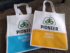 2 NICE LARGE LINEN BAGS PIONEER BRAND – SEED CORN & SOYBEAN SEED