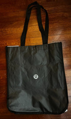 LULULEMON Reusable Shopping and Tote Bag Black/White – Snap Closure -Gently used
