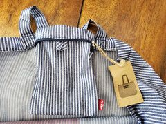 LEVI’S REUSABLE BAG RED WHITE & BLUE STRIPED Size 16 3/4 in. x 16 in. x 5 in