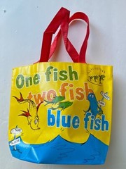 DR. SEUSS LOT OF 5 REUSABLE VINYL TOTE BAGS NEW ONE FISH TWO FISH BLUE FISH
