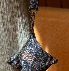 Reusable Shopping Bag With Case. Net bag – roomy, fashionable, stylish, strong!