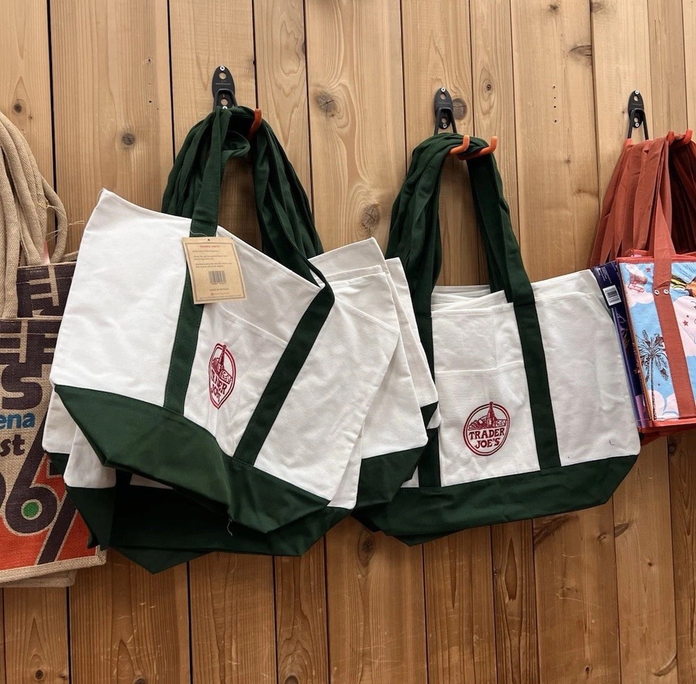 Trader Joe’s Canvas Reusable Tote Shopping Bag White & Green WORLDWIDE SHIPPING