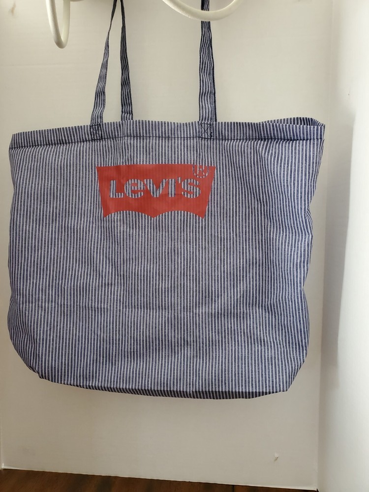 LEVI’S REUSABLE BAG RED WHITE & BLUE STRIPED Size 16 3/4 in. x 16 in. x 5 in