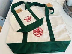 Trader Joe’s 💐GREEN 💐Reusable Canvas Tote Bags Set of 2 New With TAG!