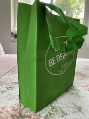 4x FOUR – Be Delicious Pop Art Reusable Tote Bag Green Apple By Donna Karan NEW