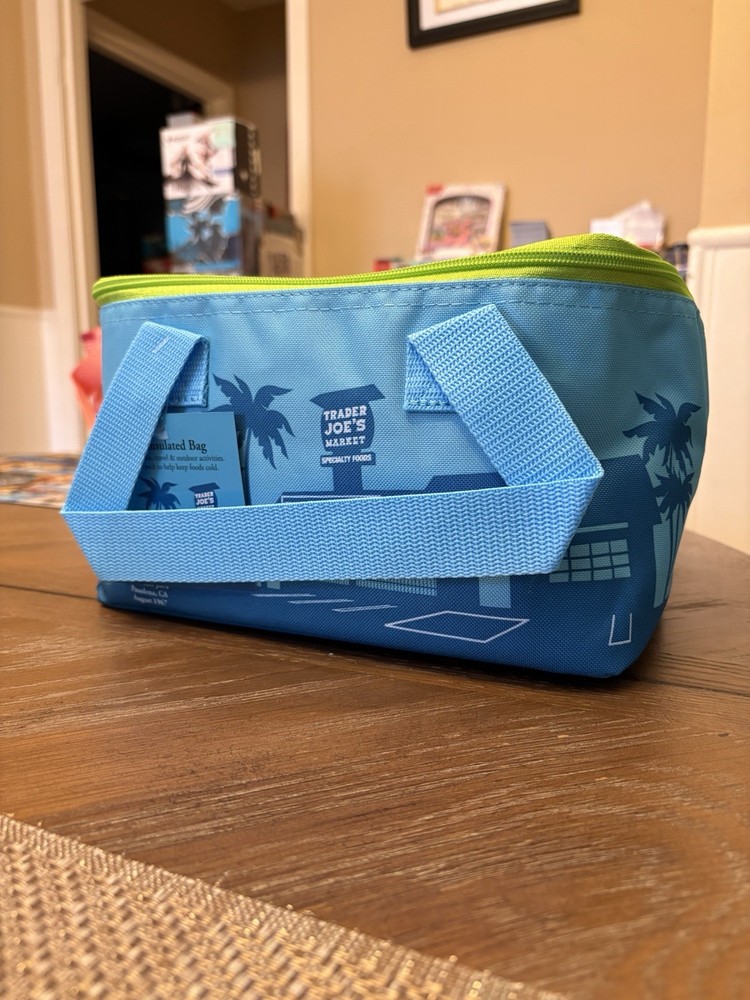 Trader Joe’s Authentic NEW WITH TAGS Mini Insulated Blue And Peach Coolers Bags