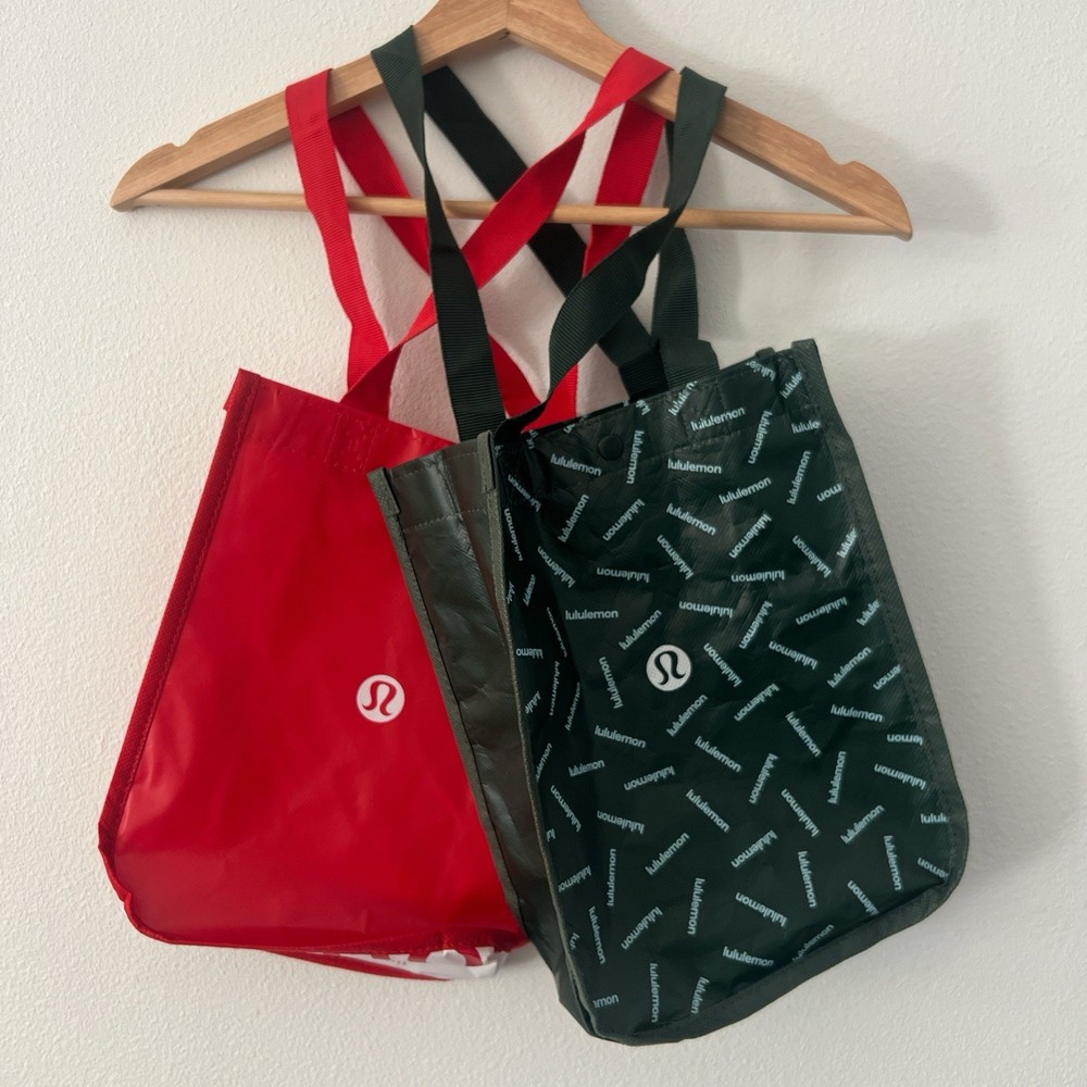 Christmas Lululemon red and green reusable shopping bags bundle