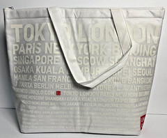 NWOT LIMITED EDITION UNIQLO INSULATED LOGO COOLER TOTE BAG WHITE RED SILVER