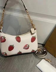 CAL62 Teri Shoulder Bag Handbag With Strawberry Print Outlet New Japan