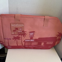 NWT Trader Joe’s Large Insulated Reusable Tote Shopping Bag Peach Color 8 Gallon