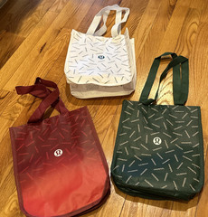 Lot of 3 – LULULEMON Small Reusable small Shopping Bags Totes Green, Red, White