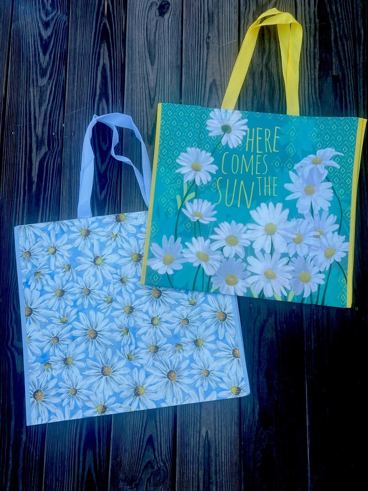 NEW TWO (2) Large Shopping Tote Bags DAISIES 🌼FLOWERS Reusable Eco Friendly