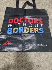 NWOT Doctors Without Borders Tote Bag, Vinyl, 15″ T x 15″ L, Handle = 7 1/4″