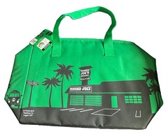 NWT TRADER JOE’S GREEN INSULATED REUSABLE LARGE 8 GALLON COOLER BAG