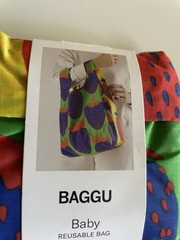 NWT BAGGU BABY ELECTRIC STRAWBERRY MIX BLUE GREEN YELLOW RED REUSABLE TOTE BAG