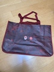 New LULULEMON TEAM CANADA Dark Red Reusable Shopping Gym Lunch Bag XLARGE Jumbo