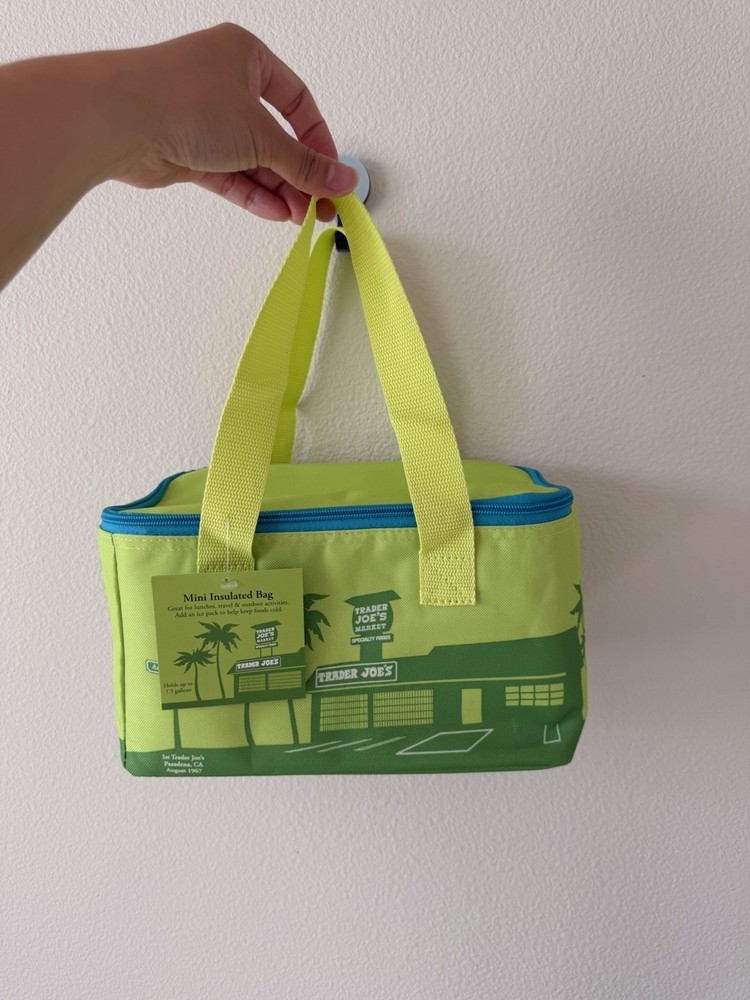 Trader Joes Mini Insulated Lunch Tote Bag – 2026 New – Lime Green, NWT