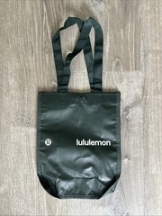 SET OF LULULEMON REUSABLE BAGS LOT OF 6 – 1 GRAY 2 DARK GREEN AND 3 RED