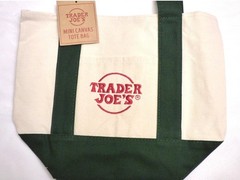 Trader Joe’s – Mini Canvas Tote Bag – Green – Holiday 2025 – Limited Edition