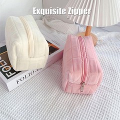 HABUAETY Makeup Cosmetic Bag Small Checkered Pouch Make Up Purse White