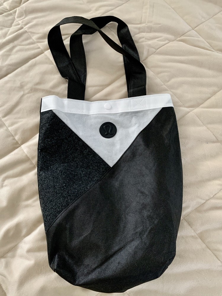 RARE Lululemon Tote Black Grey White Snap Shut 14×12 In Nice Condition FREE SHIP