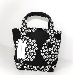 Marimekko Seidi Puketti bag, black/white 31x23x13 cm