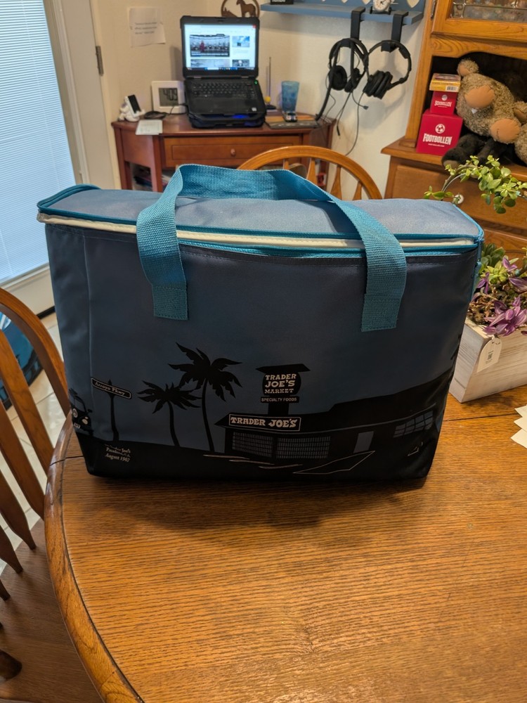 1st Trader Joe’s Store Insulated Cooler Tote Bag Blue Zip Grocery Pasadena 1967